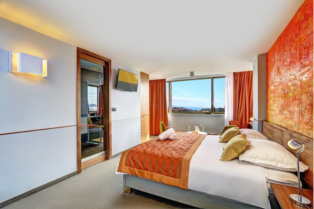 Фото Horizon Luxury Suites