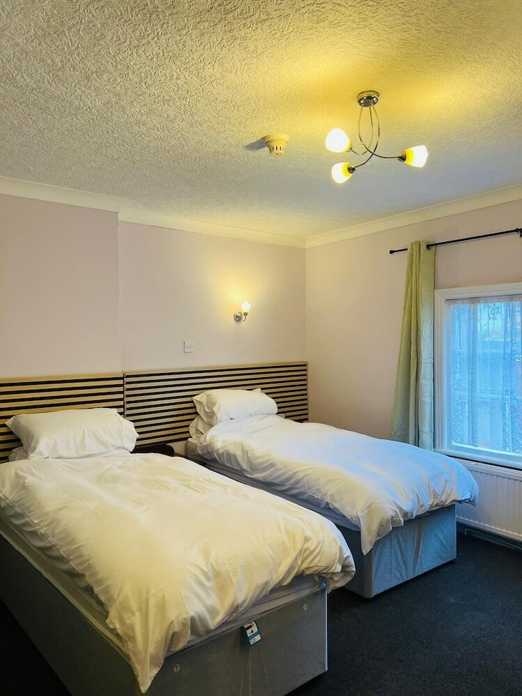 Фото The Castle Hotel Tamworth