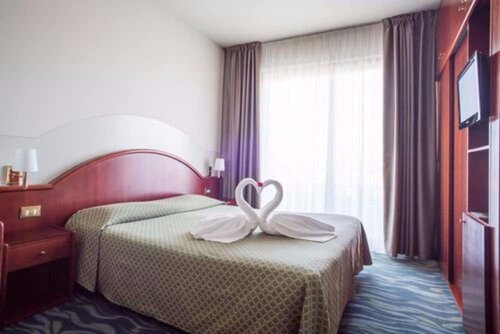 Внешний вид отеля Hotel Porto Azzurro в Сирмионе, фото 4