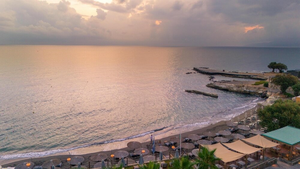 Фото Akasha Beach Hotel & SPA