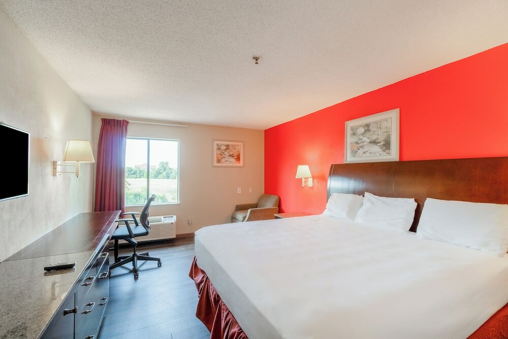 Фото Fairway Inn La Porte