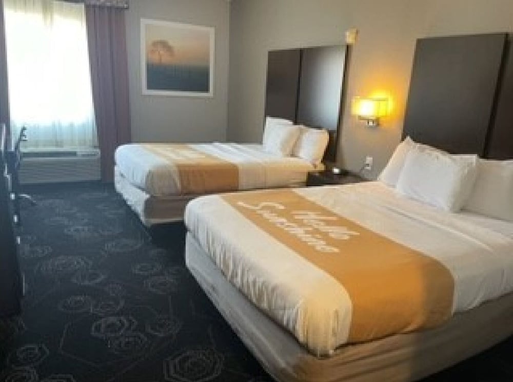 Фото Days Inn by Wyndham Mesquite Rodeo Tx