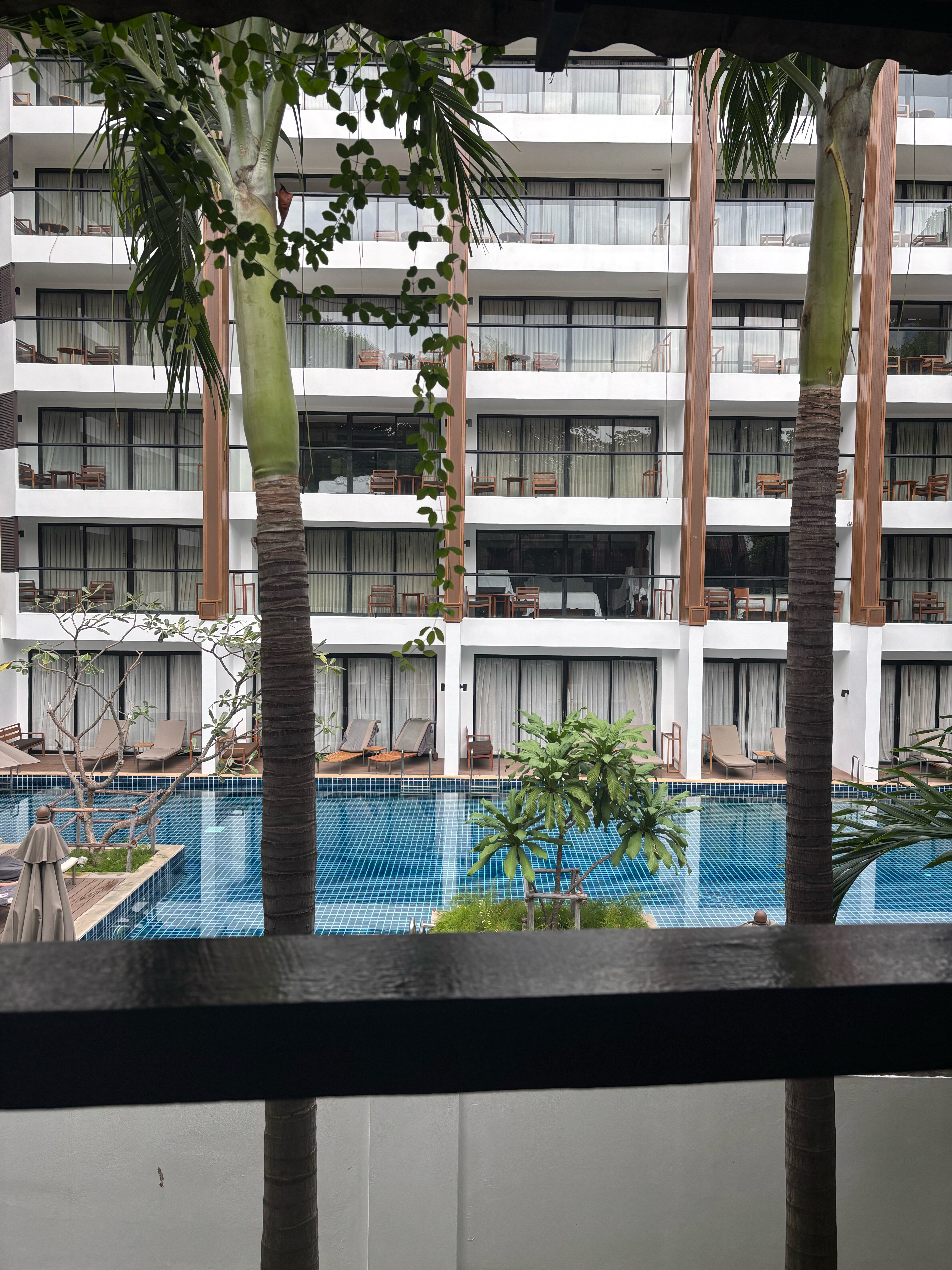 Фото Woodlands Hotel & Resort