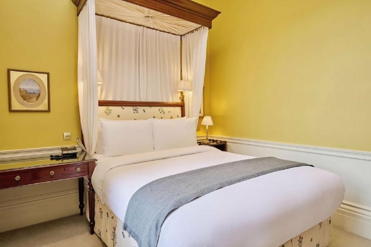 Фото Roseate House London