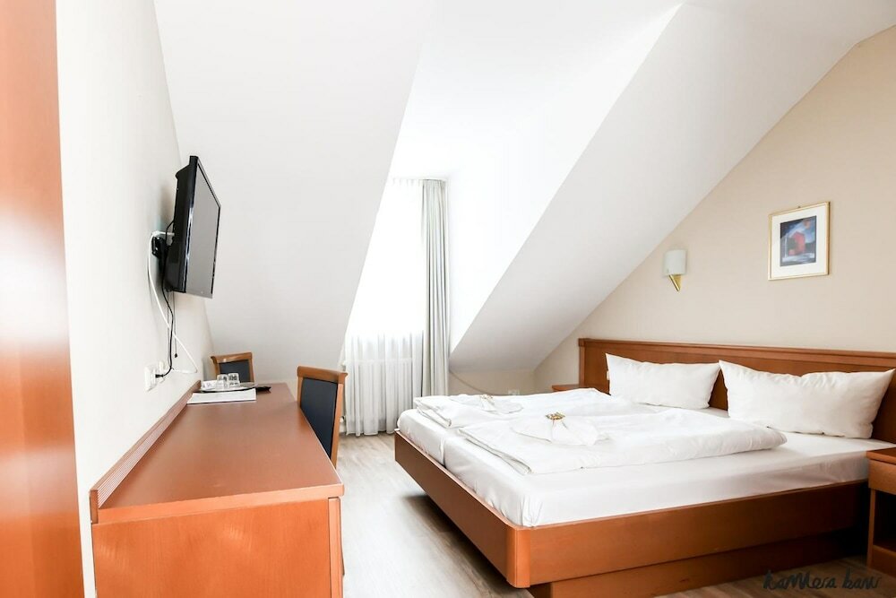 Фото Hotel Blutenburg