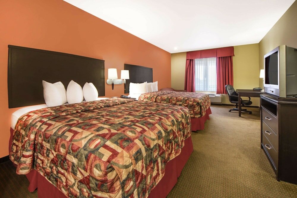 Фото Comfort Inn & Suites