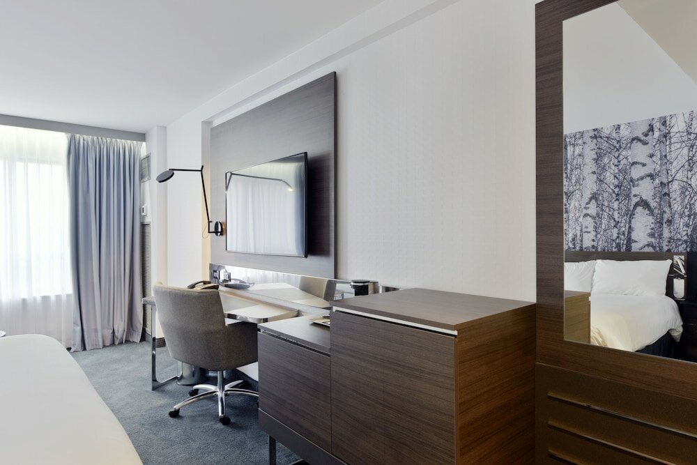 Фото DoubleTree by Hilton Ottawa Downtown