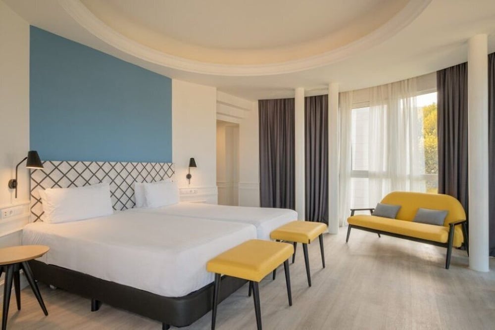 Фото Hotel Silken Rio Santander