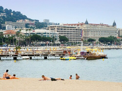Гостиница Novotel Suites Cannes Centre в Каннах