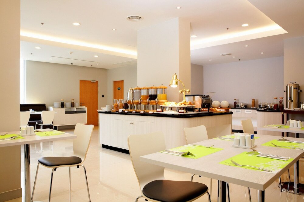 Фото Ibis Bangkok Sathorn