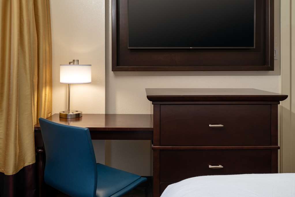 Фото Embassy Suites by Hilton New Orleans