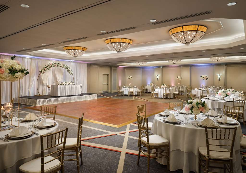 Фото Hilton Arlington