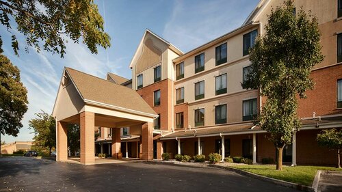 Гостиница Best Western Plus Kalamazoo Suites в Каламазу