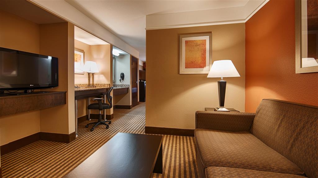 Фото Best Western Bayou Inn & Suites