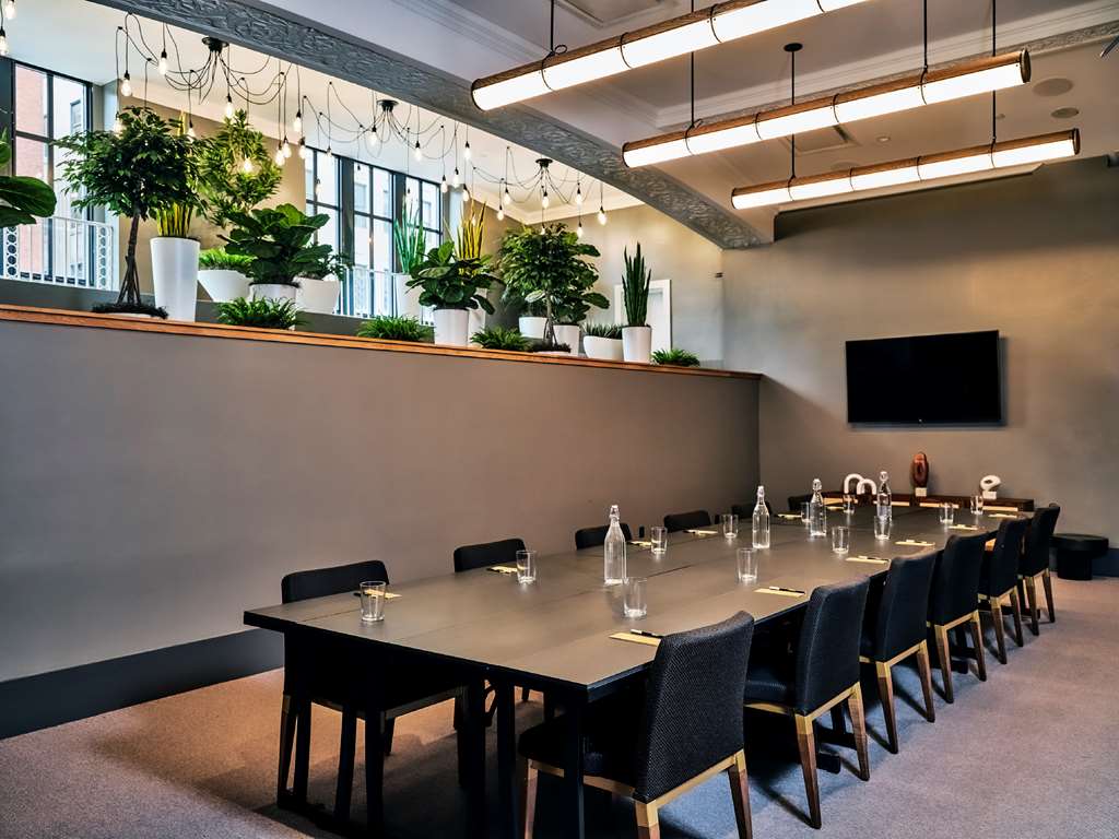 Фото Joinery Hotel Pittsburgh, Curio Collection by Hilton