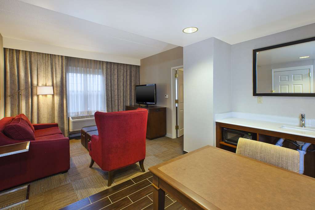Фото Hampton Inn & Suites Providence/Warwick-Airport