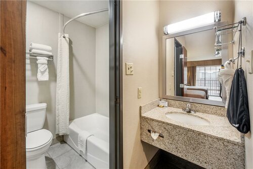 Гостиница Best Western Plus Atrium Inn в Шерце