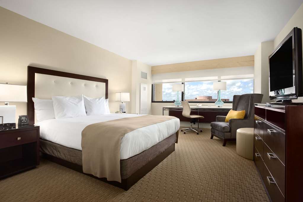 Фото Hilton Miami Airport Blue Lagoon