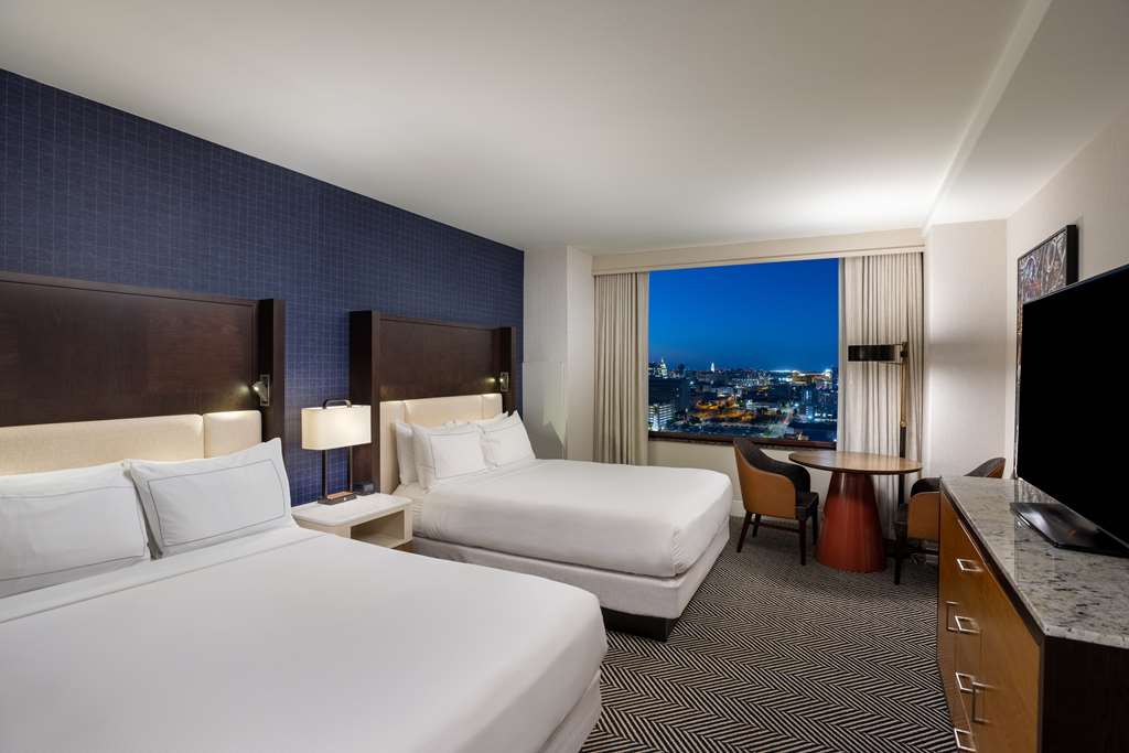 Фото Hilton Austin