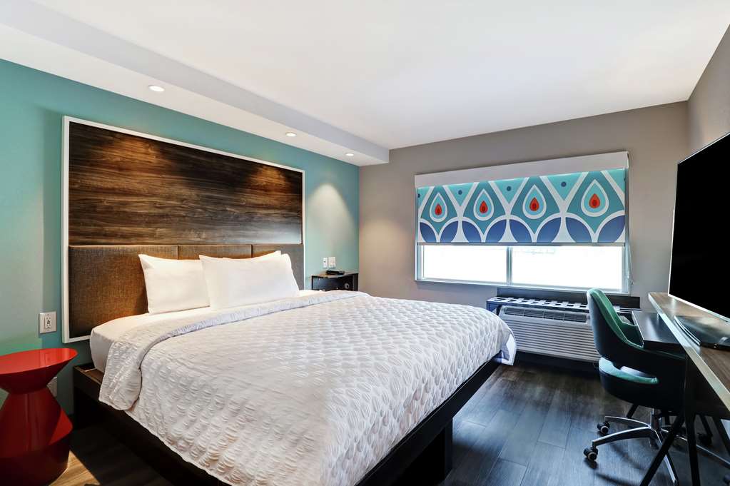 Фото Tru by Hilton Edmonton Windermere