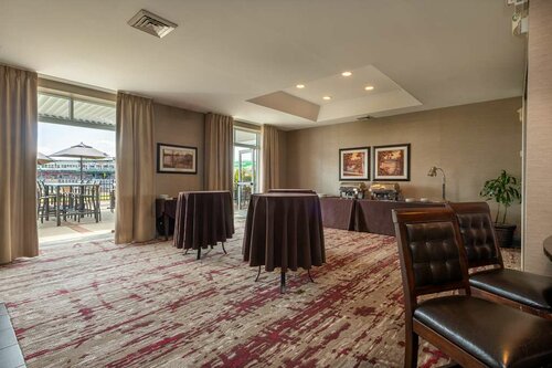 Гостиница Hilton Garden Inn Manchester Downtown в Манчестере