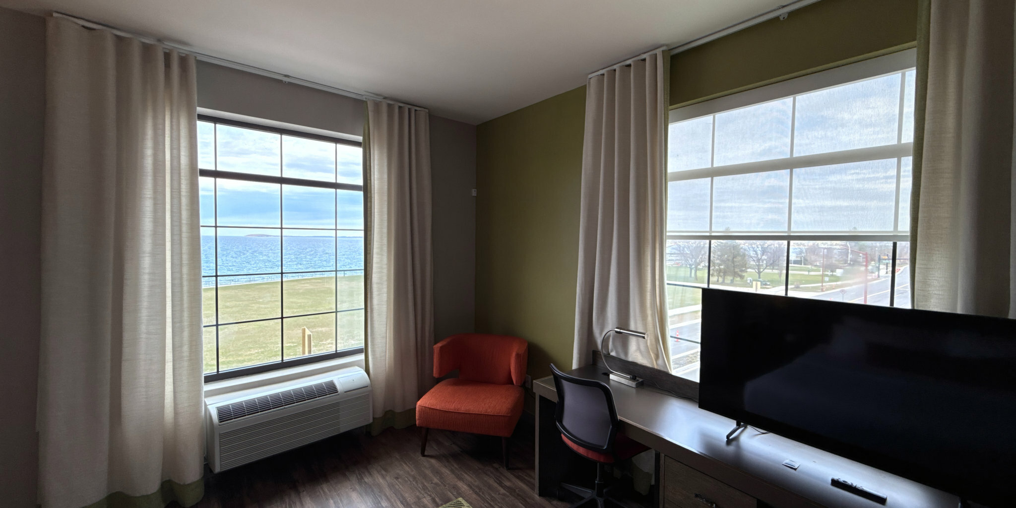 Фото Hotel Indigo Traverse City, an Ihg Hotel