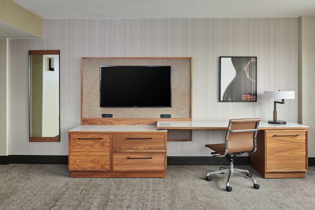 Фото DoubleTree by Hilton Fullerton