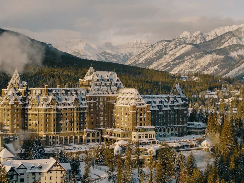 Фото Fairmont Banff Springs Hotel