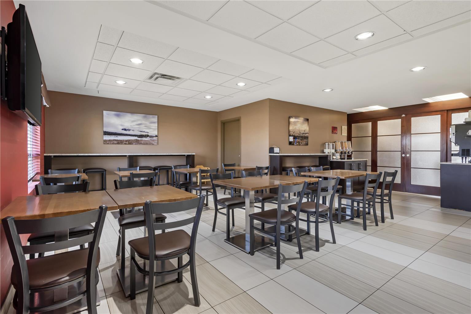 Фото Best Western Plus Red Deer Inn & Suites