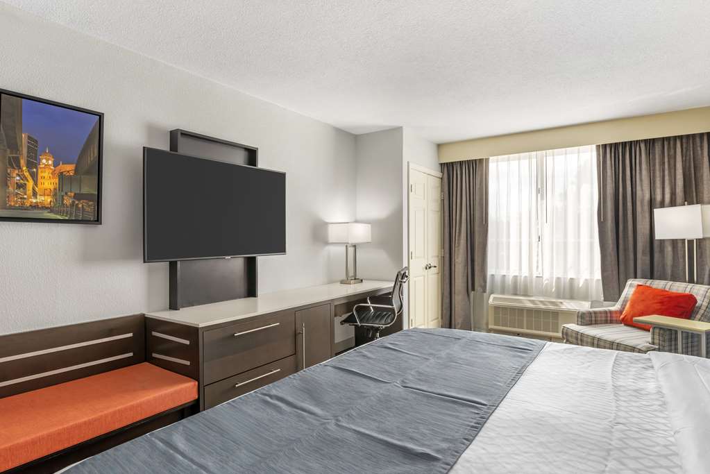 Фото Best Western Premier Richmond City Gateway
