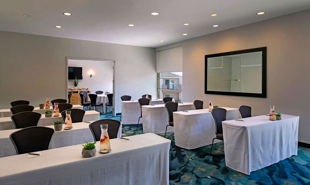 Фото Belamar Hotel Manhattan Beach, Tapestry Collection by Hilton