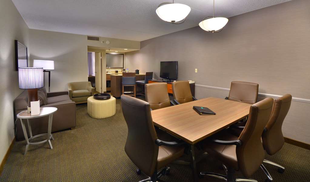 Фото Embassy Suites by Hilton Denver Central Park