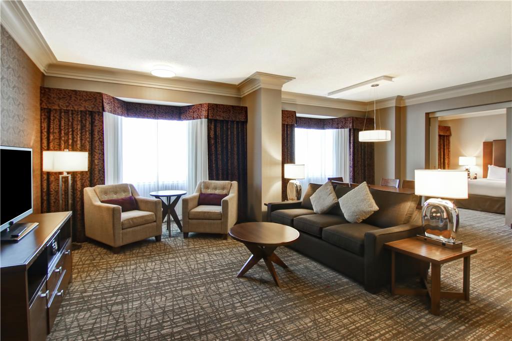 Фото DoubleTree by Hilton West Edmonton