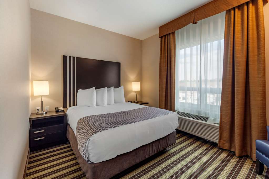 Фото Best Western Plus Drayton Valley All Suites