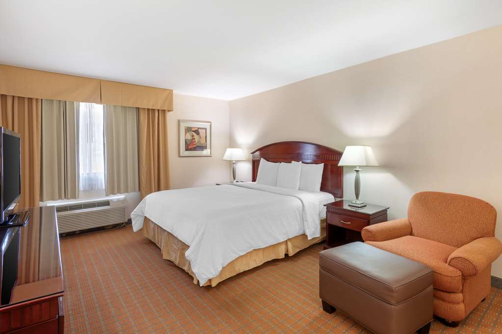 Фото Best Western Plus West Covina Inn