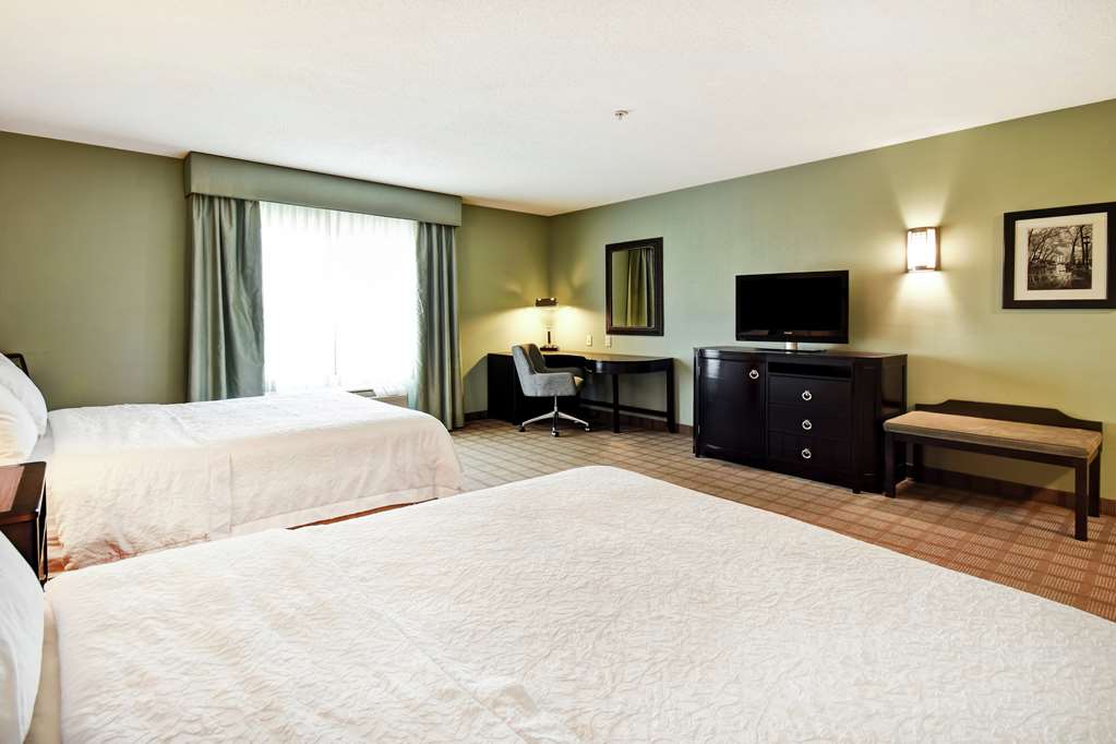 Фото Hampton Inn & Suites Detroit-Canton