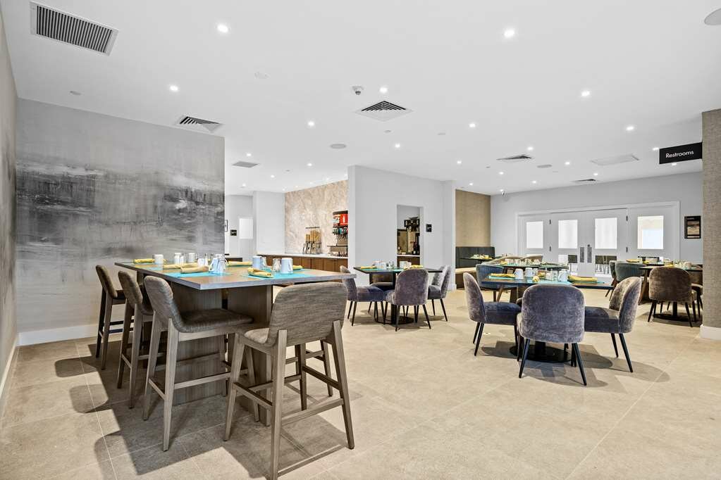 Фото Отель Doubletree by Hilton New York Jfk Airport