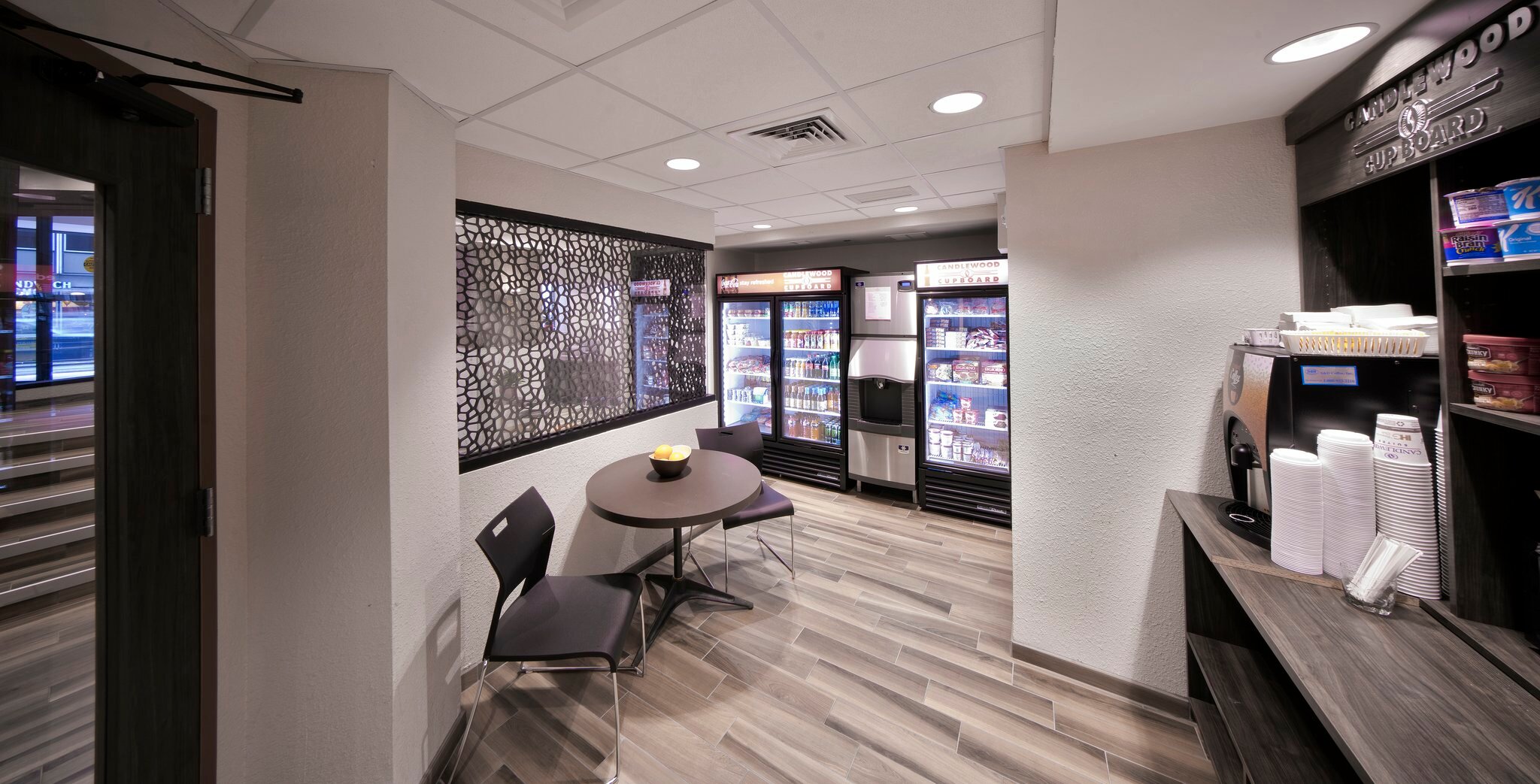 Фото Candlewood Suites Baltimore - Inner Harbor, an Ihg Hotel