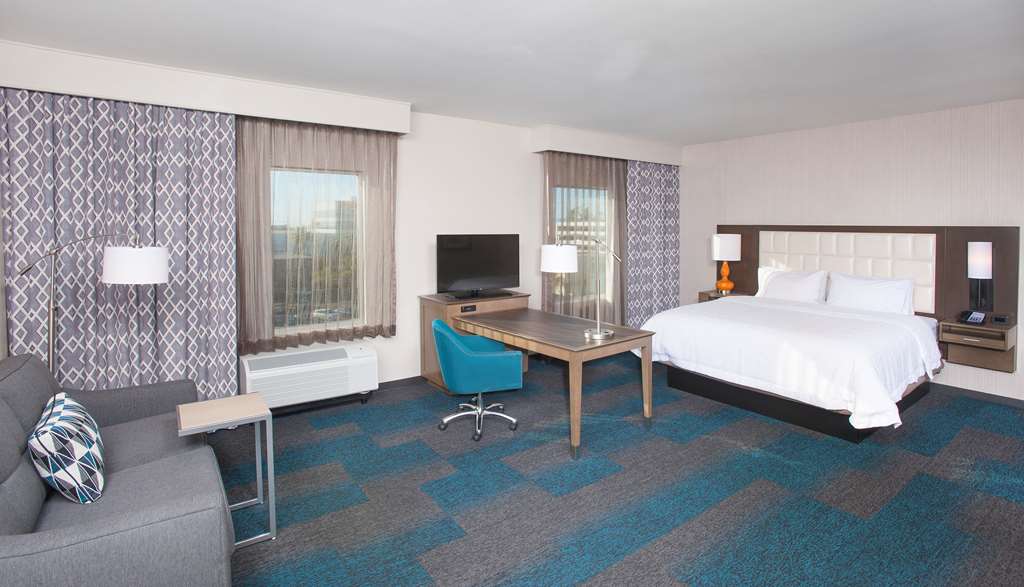 Фото Hampton Inn & Suites Lax El Segundo