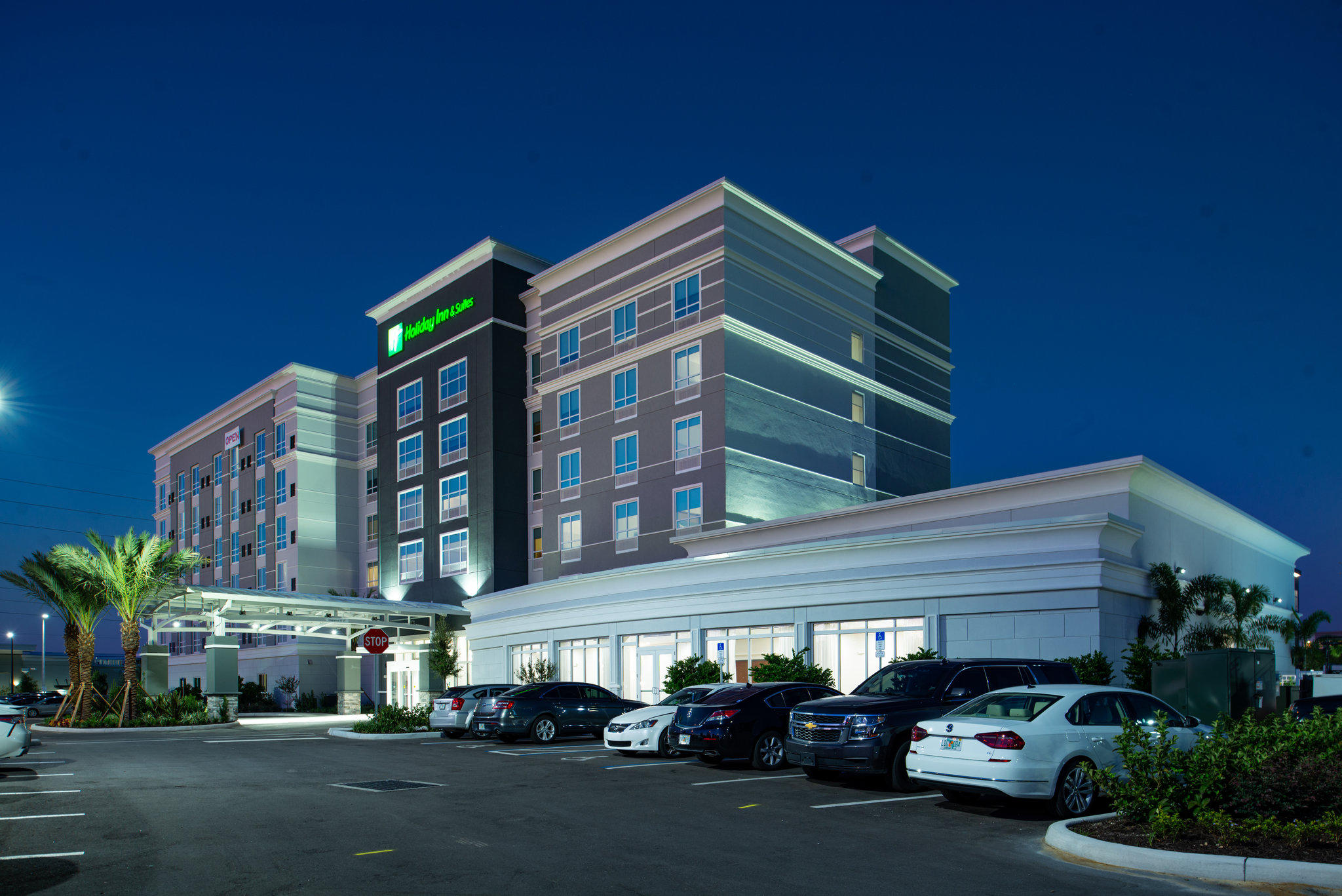 Фото Holiday Inn & Suites Orlando I-drive - Theme Parks by Ihg