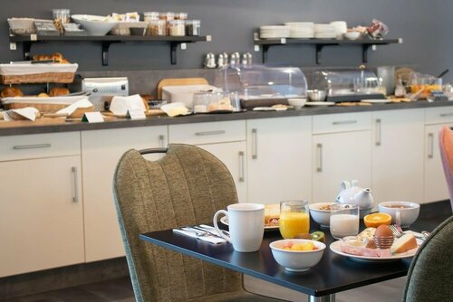 Гостиница Brit Hotel Confort Bressuire в Брессюире