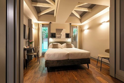 Гостиница Loly Boutique Hotel в Риме