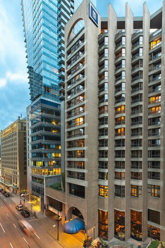 Гостиница Metropolitan Hotel Vancouver в Ванкувере