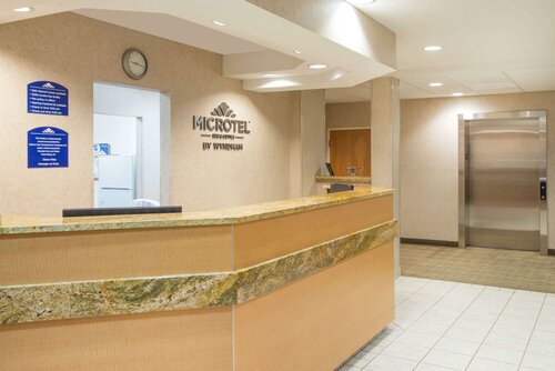 Гостиница Microtel Inn & Suites by Wyndham Plattsburgh