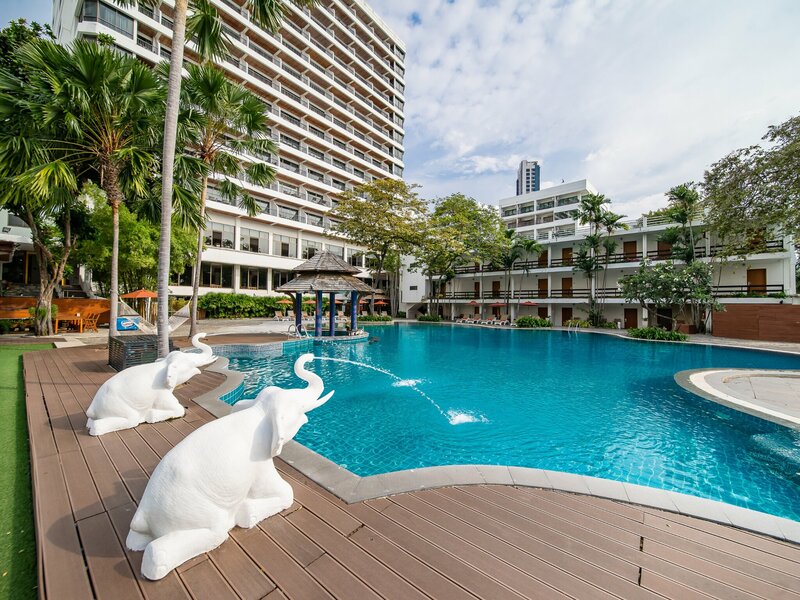 Гостиница Cosy Beach Hotel в Паттайе