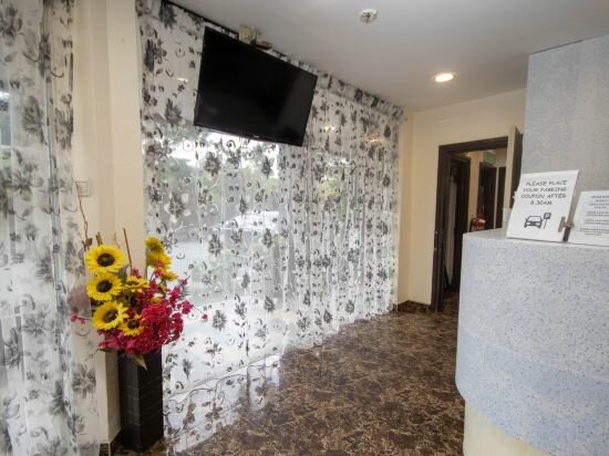 Фото Hotel CheckedInn