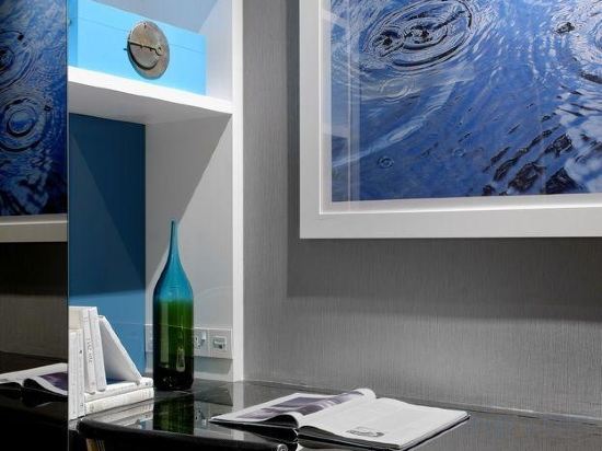 Фото The Face Suites