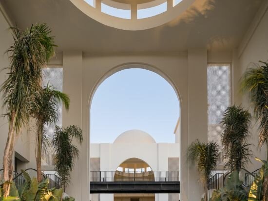 Фото Serry Beach Resort