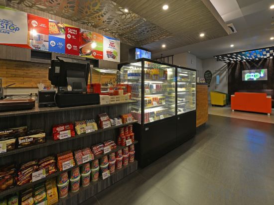 Фото Pop! Hotel Diponegoro Surabaya