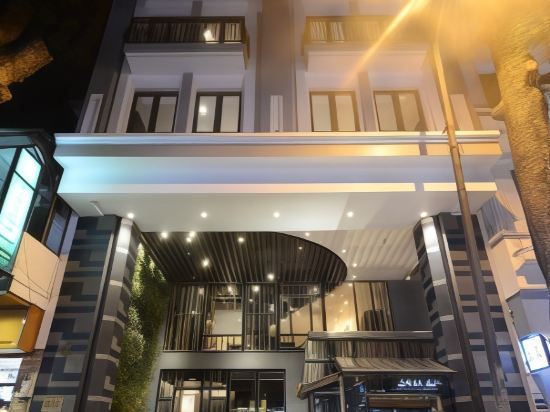 Фото The Chi Boutique Hotel